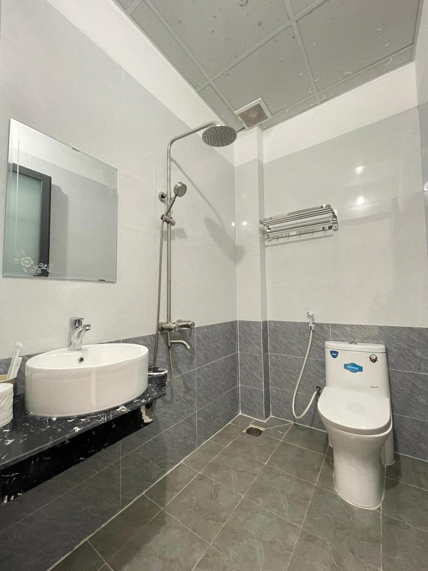 Minh Phuong Hotel - Khach San Thu Dau Mot Binh Duong Exterior photo